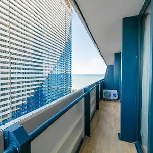 Апарт-отель Orbi City Sea View