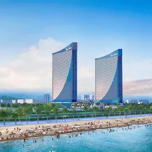 Апарт-отель Orbi City Twin Towers Aparthotel